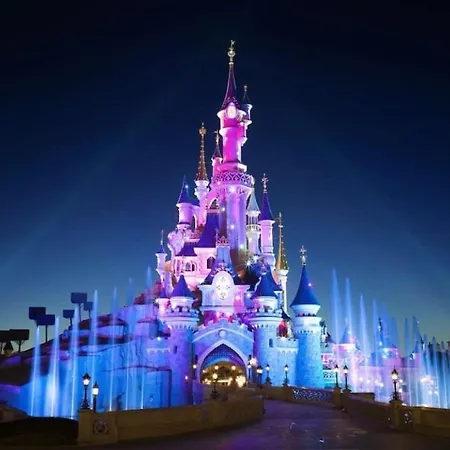 Maison Individuelle Confort Terrasse Exterieur Proche Parc Asterix, Aeroport Roissy Cdg, Paris, Disney, Chateau De Chantilly Holiday home La Chapelle-en-Serval